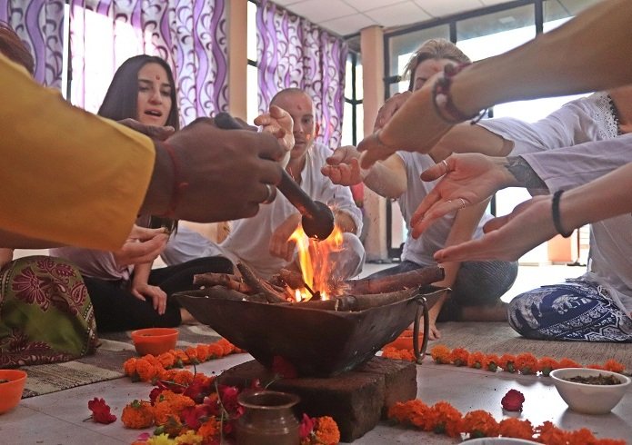 300-hour-yoga-teacher-training-in-rishikesh