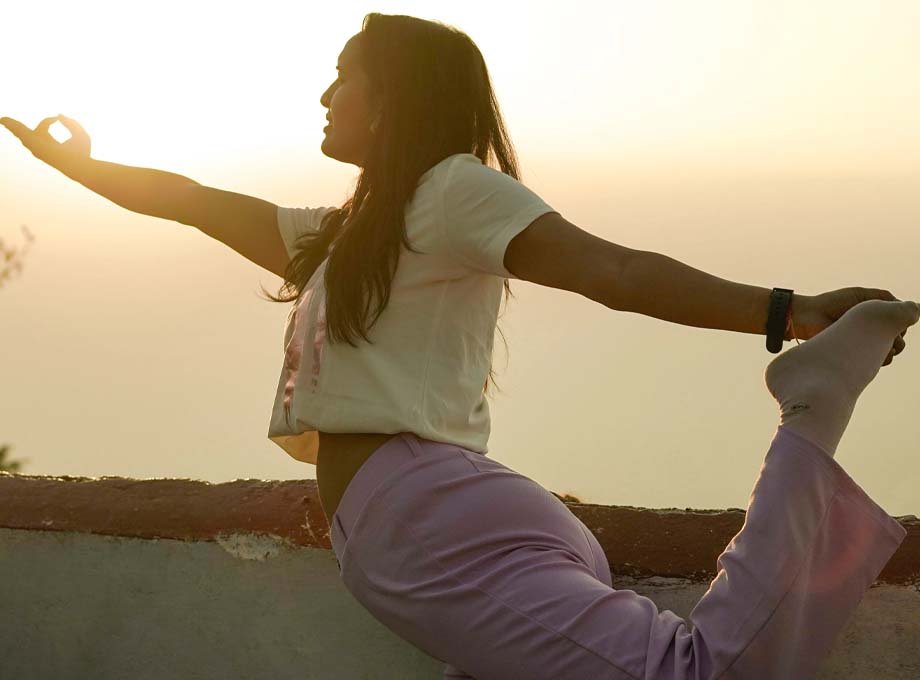 Advanced yoga practice by the Ganga during the 500 hour course