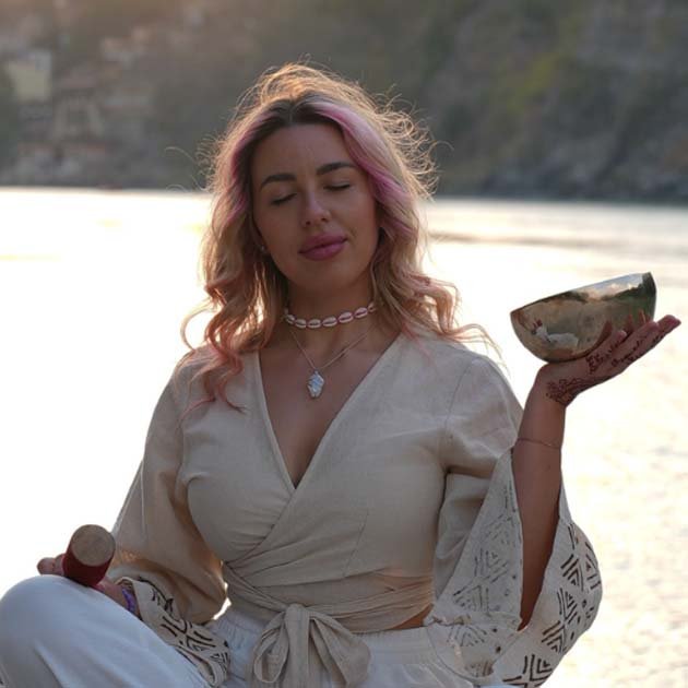 Sound healing course with singing bowls in Rishikesh